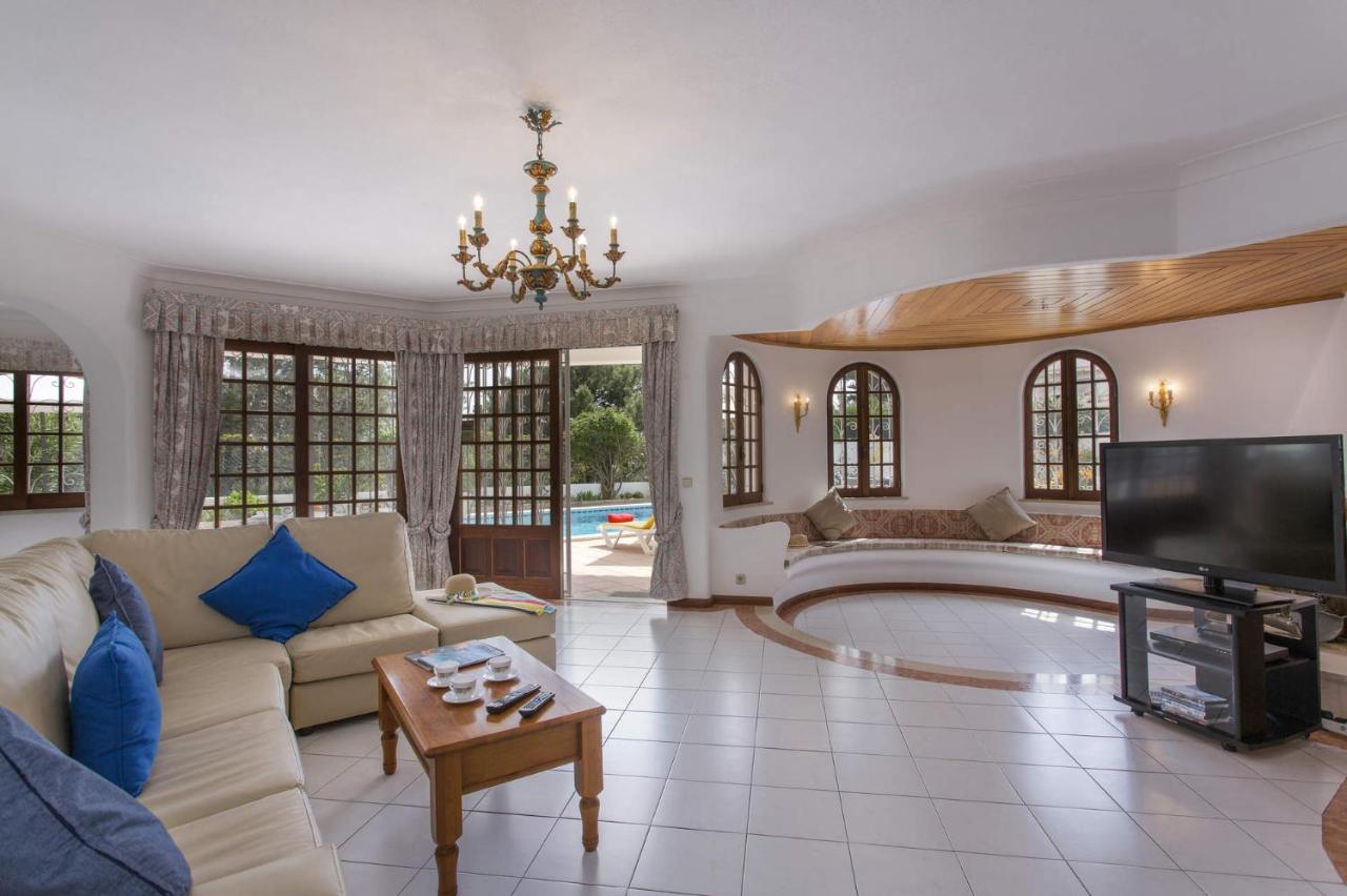 Villa Elanor By *
